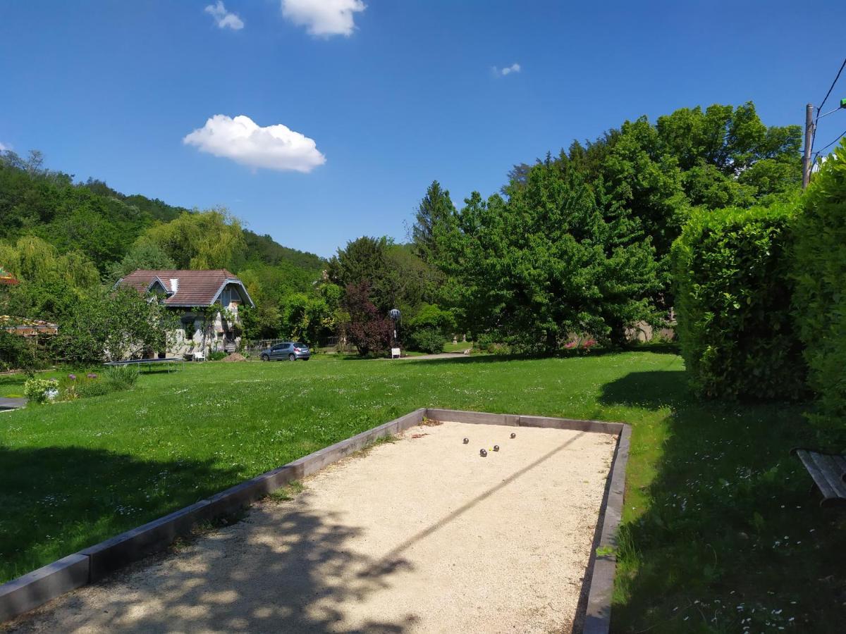 La Fee Des Eaux Bed & Breakfast Vernaison Exterior photo