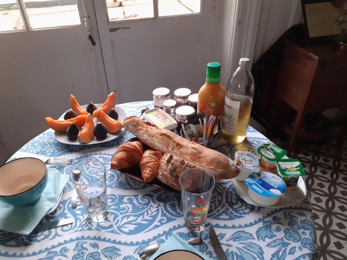 La Fee Des Eaux Bed & Breakfast Vernaison Exterior photo