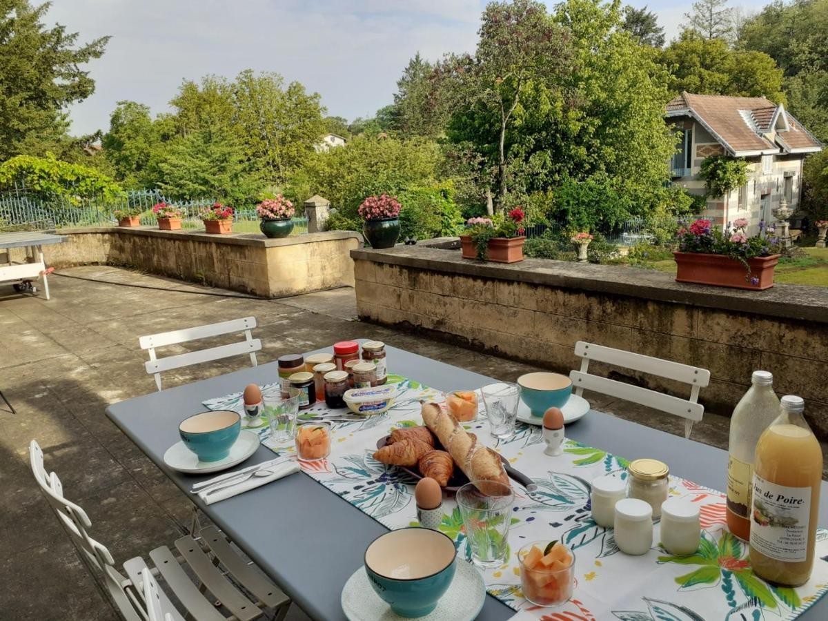 La Fee Des Eaux Bed & Breakfast Vernaison Exterior photo
